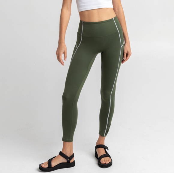 Free People Pants - NWT Free People Movement You’re A Peach Leggings in Green Size XS